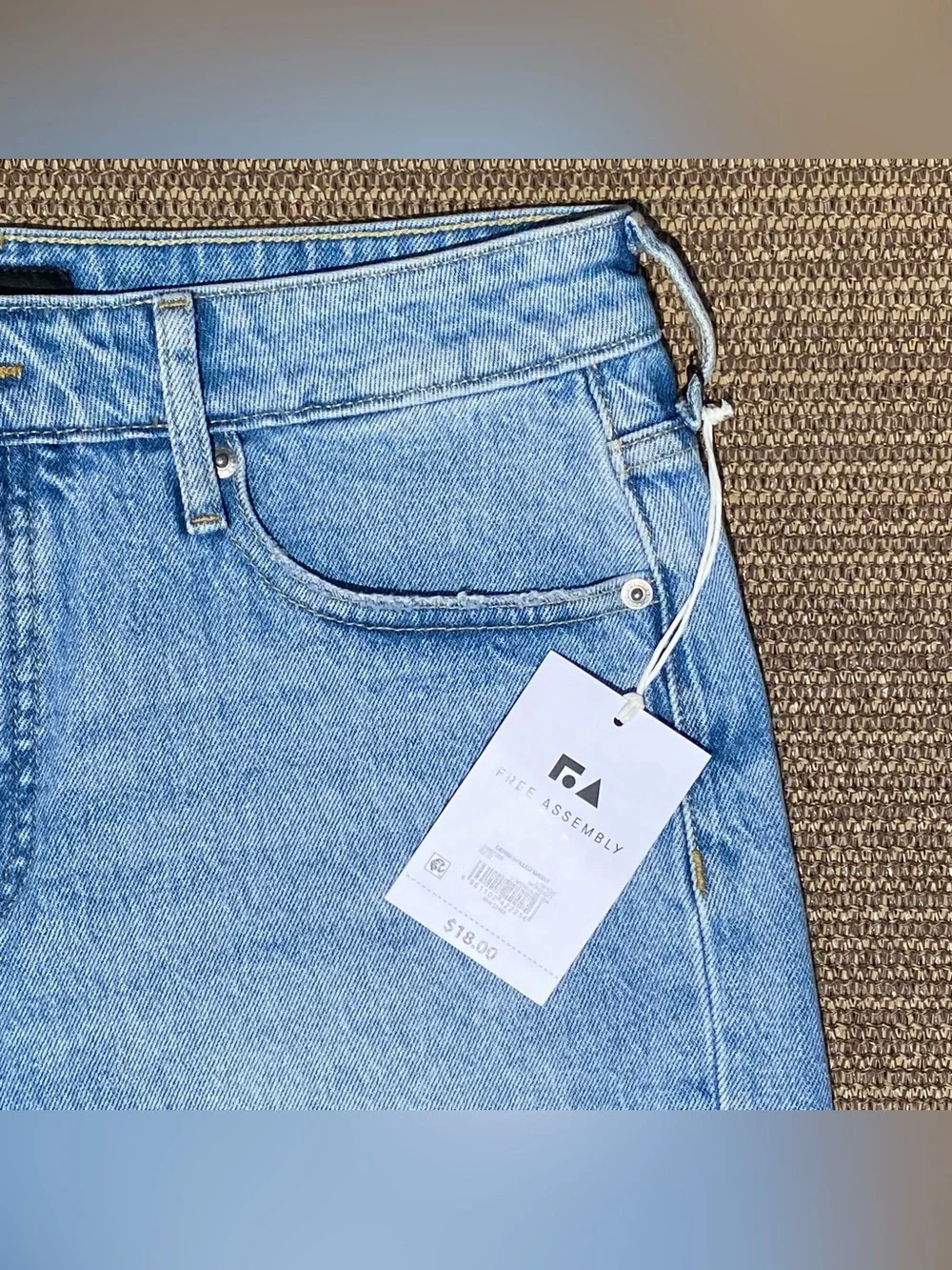 NWT Free Assembly High Rise Rolled Cuff Denim Jean Shorts Light Wash Size 6